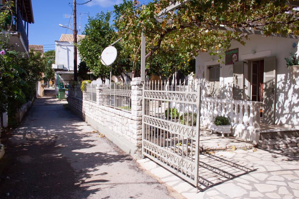 The Orange Garden Apartment Касиопи Екстериор снимка